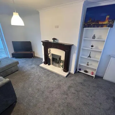3 Bedroom Deluxe Home In Doncaster Balby Exterior photo