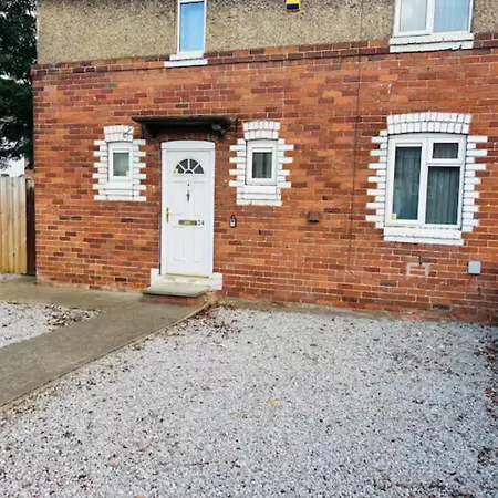 3 Bedroom Deluxe Home In Doncaster Balby Exterior photo