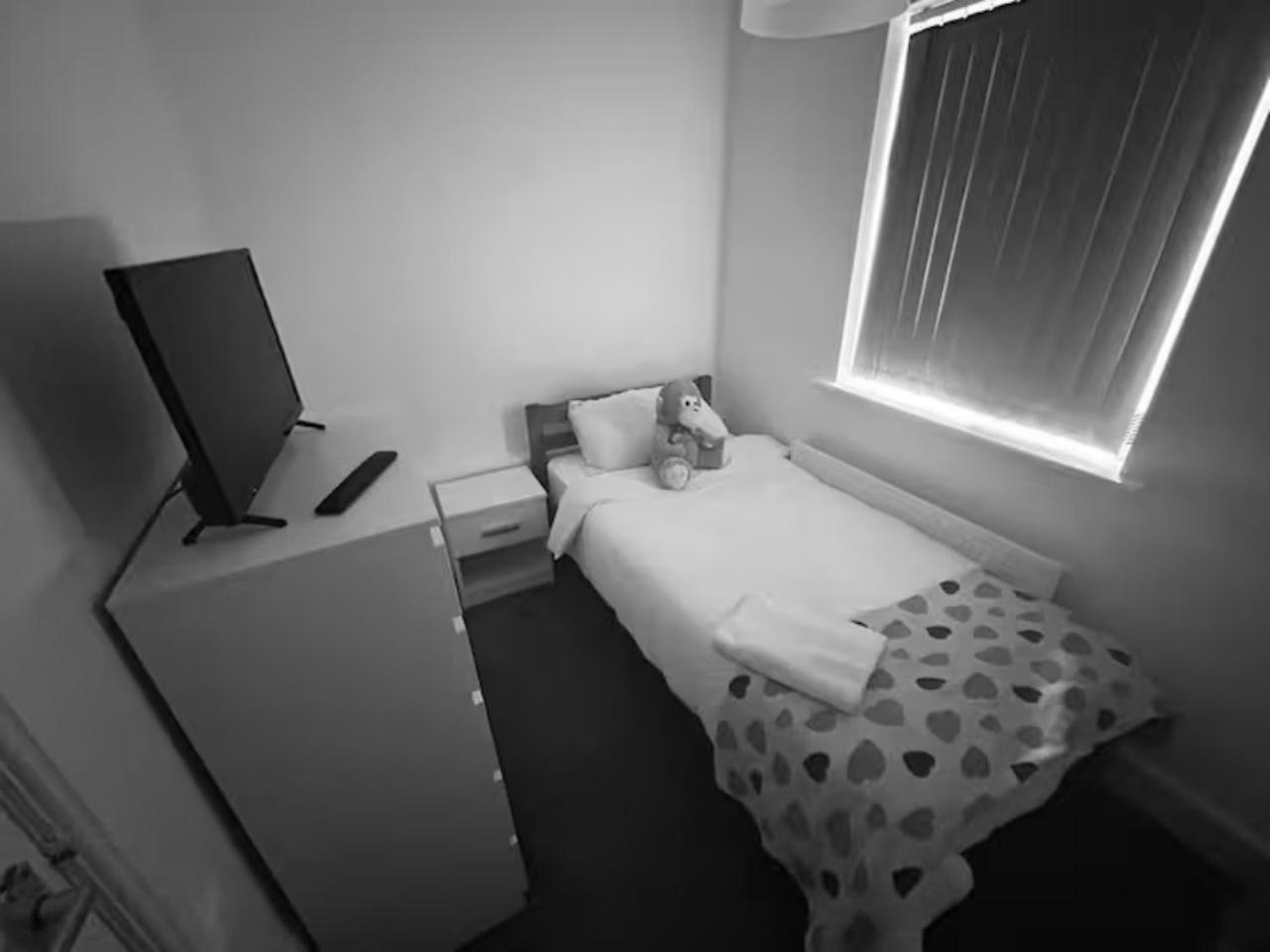 3 Bedroom Deluxe In Doncaster Holiday home *